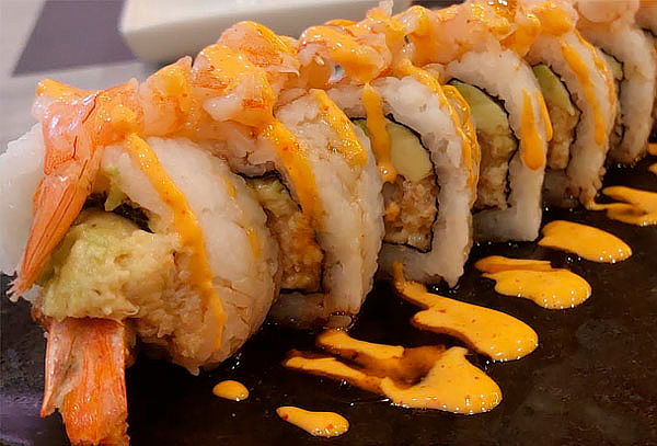 10 Cortes de Makis con Opción a 1 Bebida en Oshi 