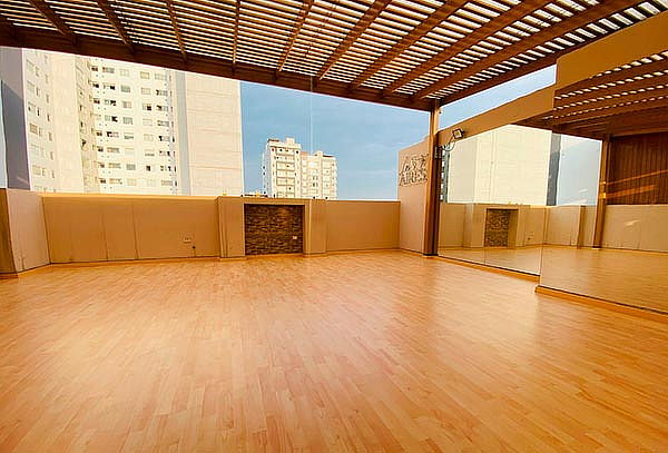 Clases de Baile Salsa y Bachata - Deklan Escuela de Baile