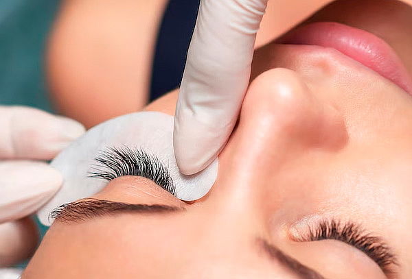 Lifting de Pestañas 3D + Teñido + Botox + Visagismo y más