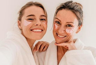Mamá Para Dos: Masaje + Limpieza Facial + Aromaterapia y Más