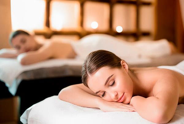 Dia Spa con Mamá: Masaje Relajante + Reflexología + Facial  