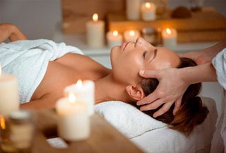 Spa Romántico para 2: Masaje Relajante + Facial + Bebida