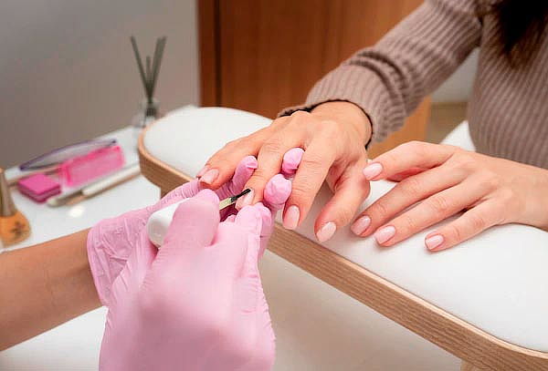 Manicure + Pedicure Completa + Capuccino de Regalo y Mas!