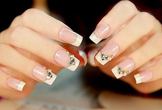 Uñas Gel o Acrigel con Pedrería Básica y Más