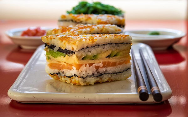 ¡Sorprende a Mamá con una Torta de Sushi!