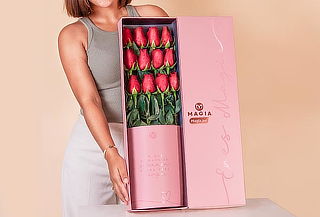 Caja de Magia.pe con 12 Rosas Naturales Premium