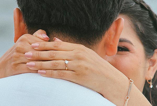 Sesión Pre- Boda en Playa o Parque + Fotos Digitales y Más