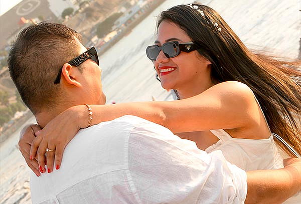 Sesión Pre- Boda en Playa o Parque + Fotos Digitales y Más