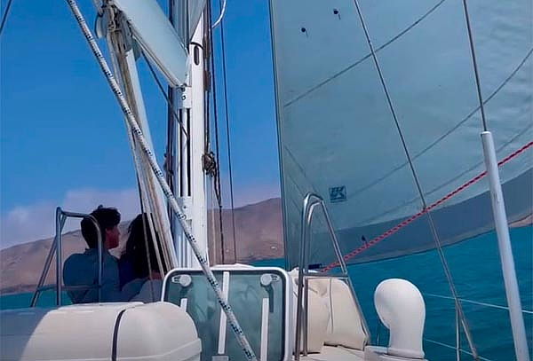 Paseo en Velero hasta La Isla San Lorenzo en La Punta
