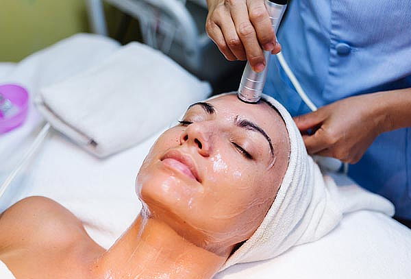 Limpieza Facial Profunda con Punta Diamante + Exfoliación