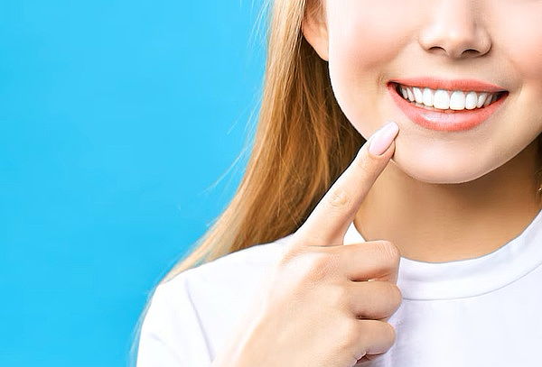 Limpieza Dental + 1 Resina o Sellante + Flúor + Consulta