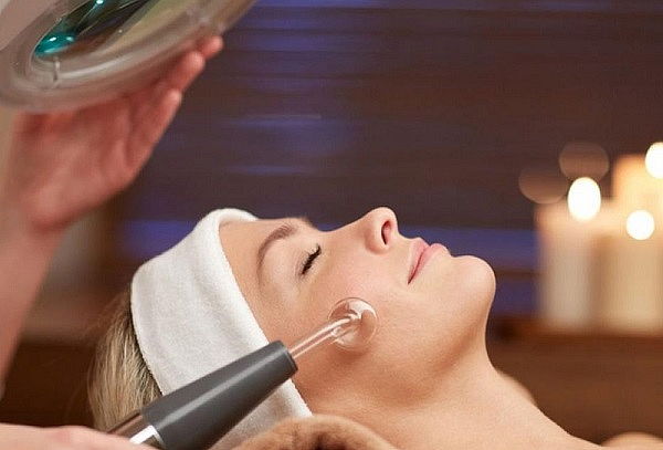 Limpieza Facial + Aparatología + Punta Diamante y Más