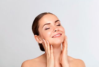 Limpieza Facial + Podología+ Terapia Física o Masajes