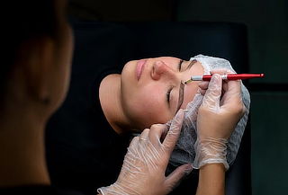 Micropigmentación + Diseño + Depilación de Cejas