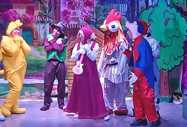 ¡Teatro para niños! Masha y el Oso en la Granja de Zenon 