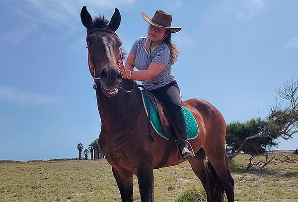 Paseos a Caballo + Mini Granjita: Ruta a la Playa y Más