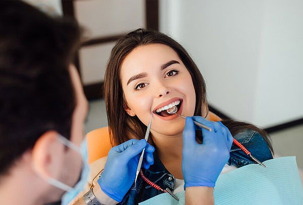 Evaluación Consulta Dental + Resina con Luz Alógena 