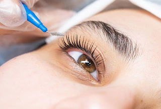 Extensión de Pestañas + Laminado Cejas o Pigmentación y Más
