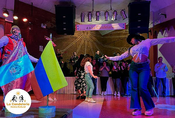 4 Entradas + Bebidas a Espectáculo Folklore en La Candelaria