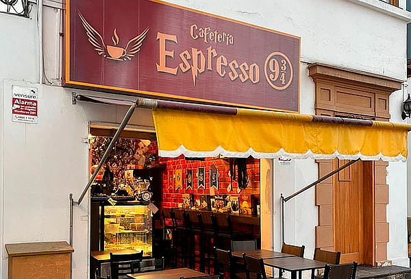 Desayuno Mágico: café americano, jugo de naranja y más