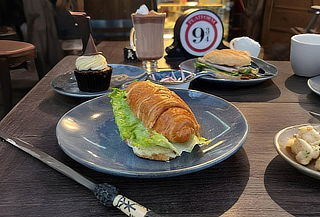 Desayuno Mágico: café americano, jugo de naranja y más Desayuno Mágico: café americano, jugo de naranja y más