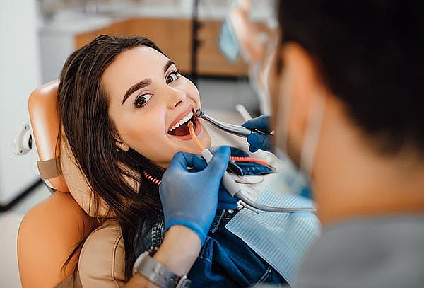 ·	Limpieza Dental  Destartraje Profilaxis, Flúor y más