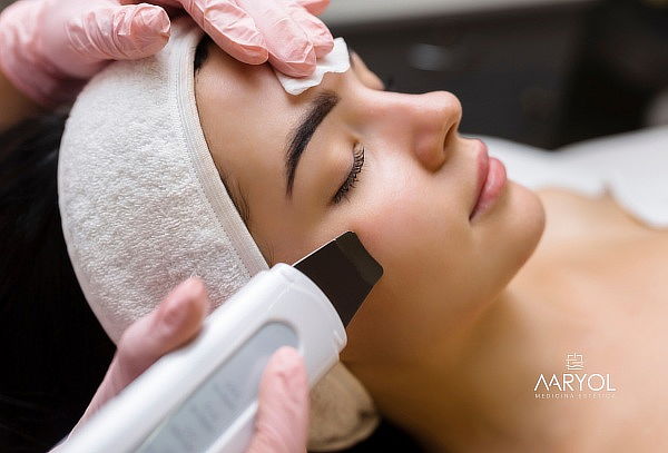 Rejuvenecimiento Facial + Toxina botulínica + Vitaminización