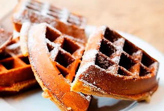 Desayuno del Nonno: Waffles + Jugo + Café
