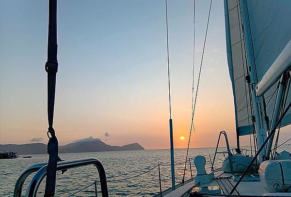Paseo en Velero hasta La Isla San Lorenzo en La Punta