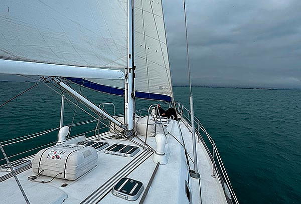 Paseo en Velero hasta La Isla San Lorenzo en La Punta