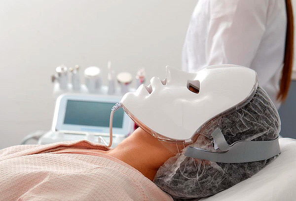 Tratamiento facial antiedad con Led Photon en A&C Estética 