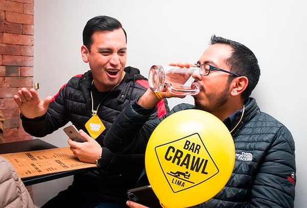 ¡Tour de Bares + Bebidas en Miraflores! con Bar Crawl Lima