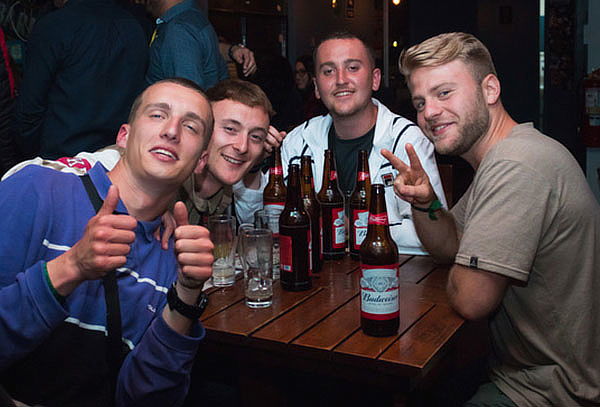 ¡Tour de Bares + Bebidas en Miraflores! con Bar Crawl Lima