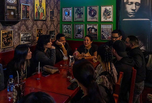 ¡Tour de Bares + Bebidas en Barranco! con Bar Crawl Lima