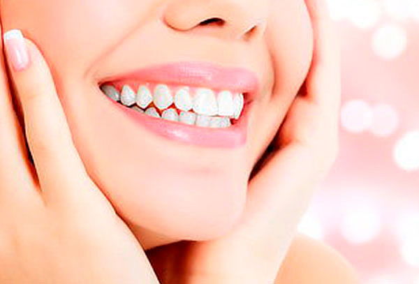 4 Sesiones Blanqueamiento+ 4 Curaciones+ Profilaxis y más 