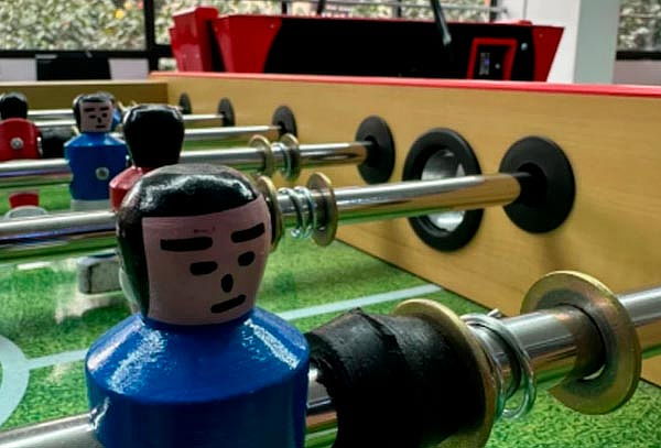 Videojuegos: Simuladores de Carrera y Mesa de Fulbito y Más