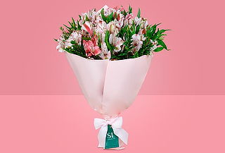 Regala Amor y Color: 01 Ramo de Astromelias + Tarjeta