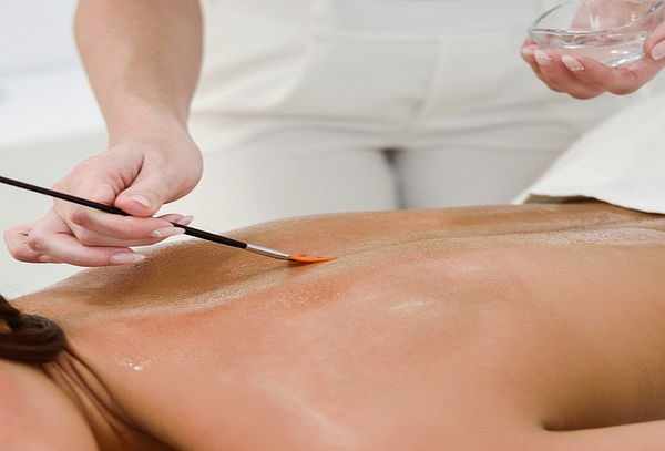 Exfoliación de Espalda + Microdermoabrasión  y mas