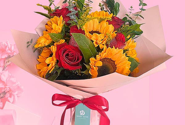 Ramo 6 Girasoles + 6 Rosas + Follaje + Dedicatoria y Más