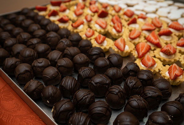 Almuerzo Buffet en Fusen + 01 Vaso de Chicha + Postres