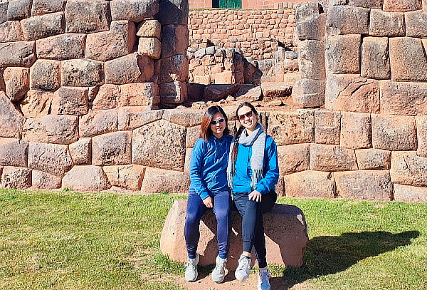 Valle Vip 	5 Ruinas + Transporte + Guia+ Recojo en su Hotel 