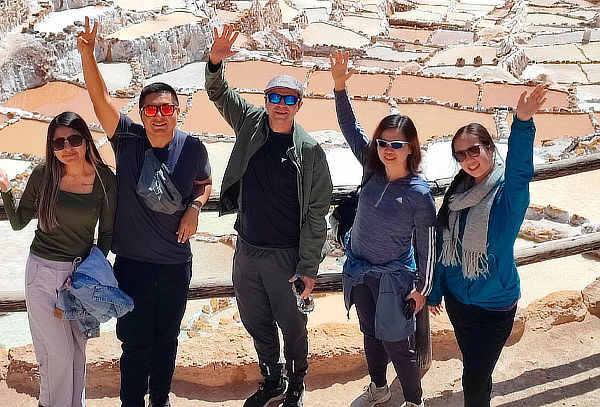 Valle Vip 	5 Ruinas + Transporte + Guia+ Recojo en su Hotel 