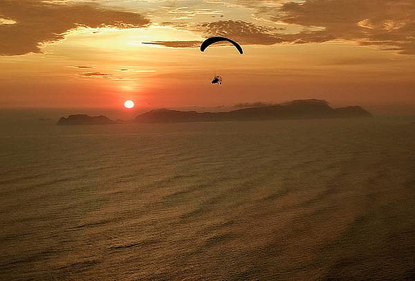 Vuelo en Parapente en la Costa Verde + Video + Seguro y Más
