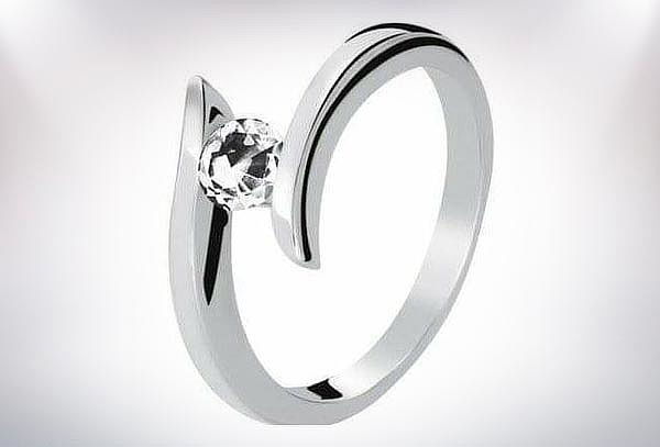 Anillo compromiso: Oro 18k Moissanita o Plata 950 Circonia