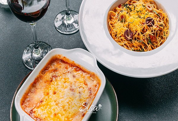 Cena Romántica: Pasta + Vino + Postre para 2