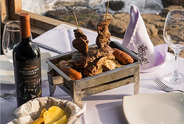 Parrilla para 2: Baby Beef, Chorizo, Anticucho y más. 