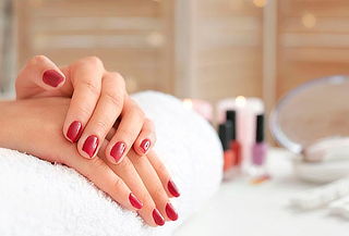 Pintado de Uñas con Color Gel OPI + Depilación Bozo 