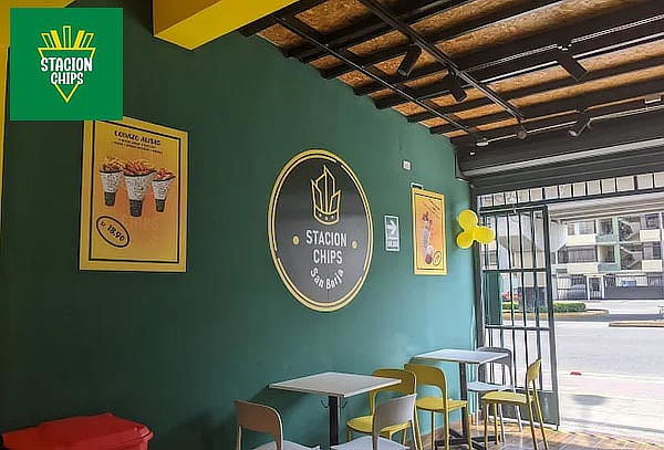 Box Stación BBQ: 10 Alitas BBQ+Papas Artesanales+ 2 Gaseosas