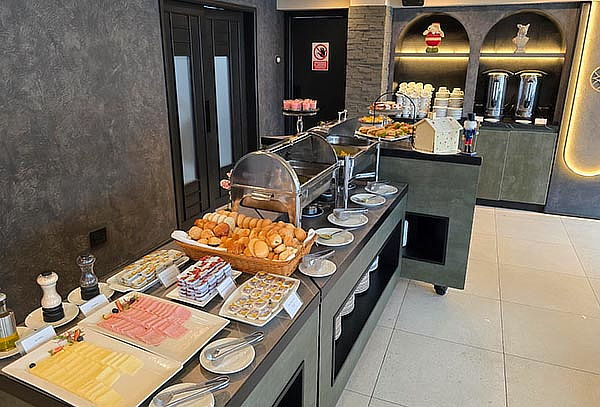 Desayuno Buffet by Hotel Miramar