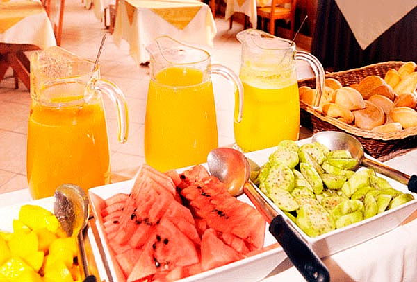 Desayuno buffet en Epiqus hotel - Miraflores